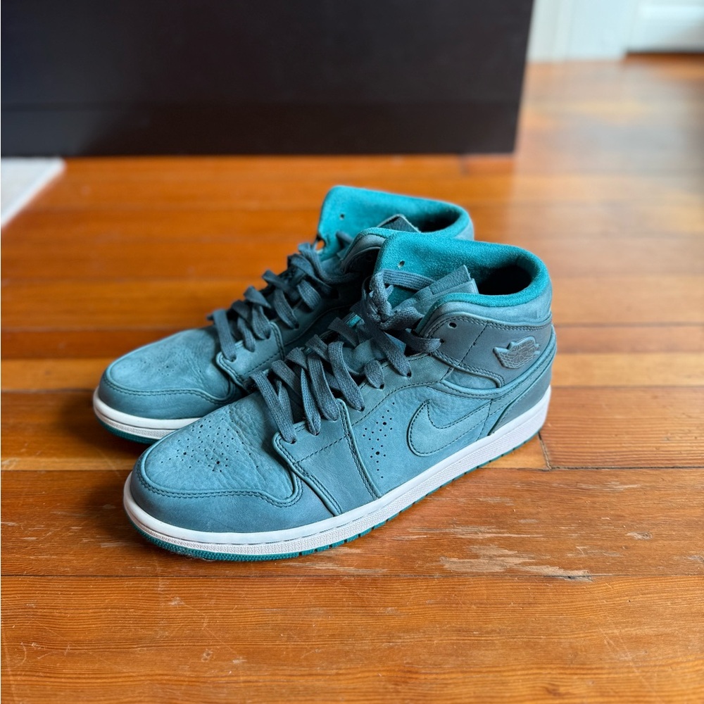 Jordan 1 Mid Nouveau Teal Nghtshd Men’s Sz 10